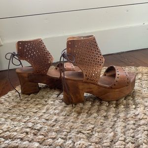 Bed Stu Wooden Platform Heel